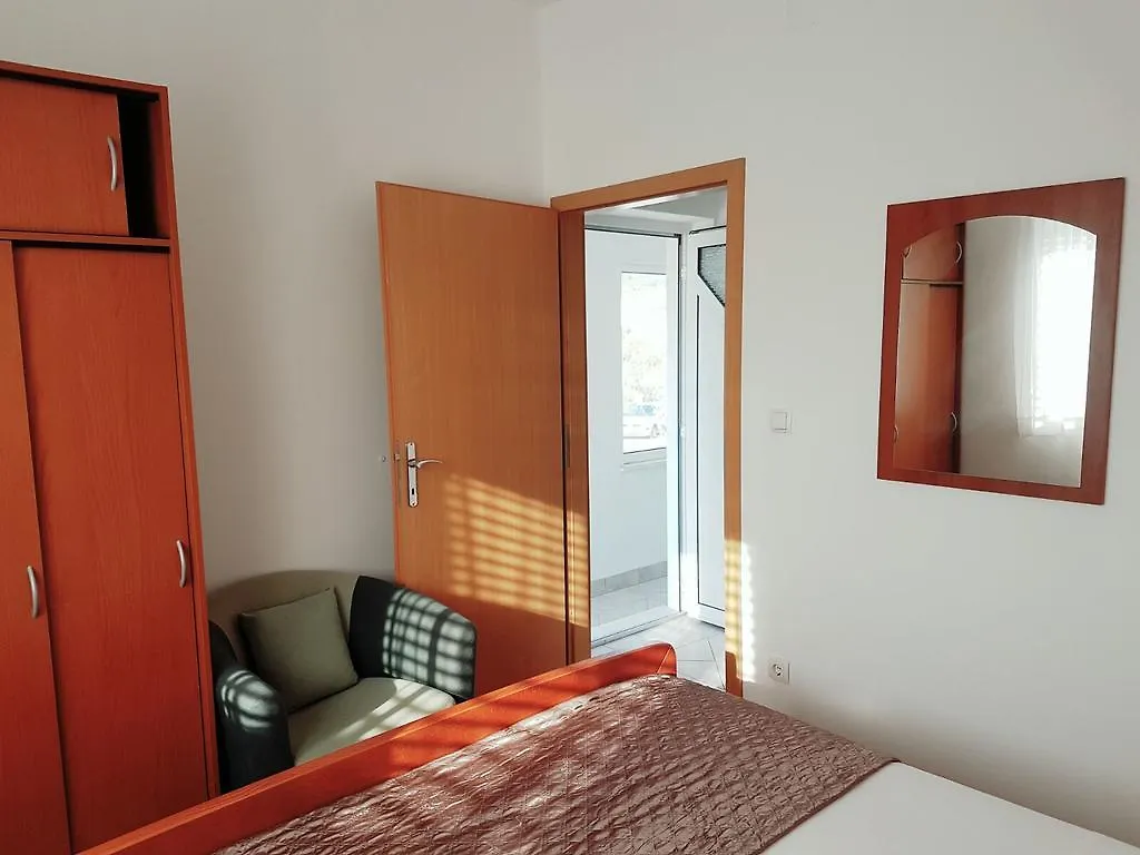 Apartments Oceania 트로기르 0*,