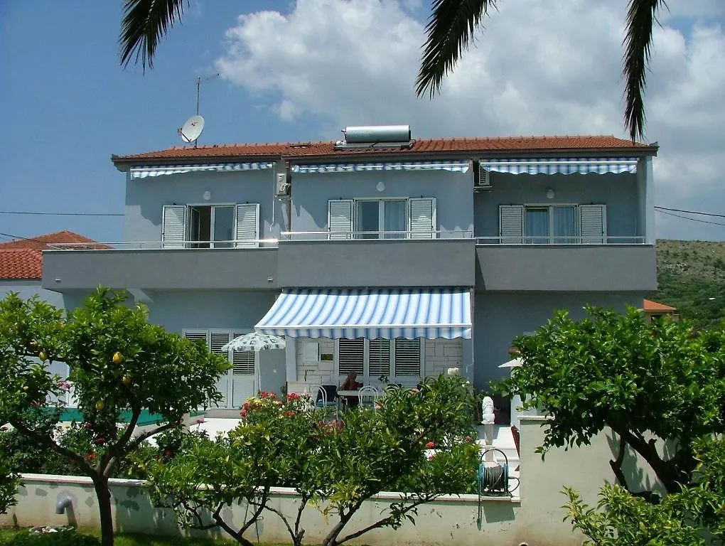 Apartments Oceania 트로기르